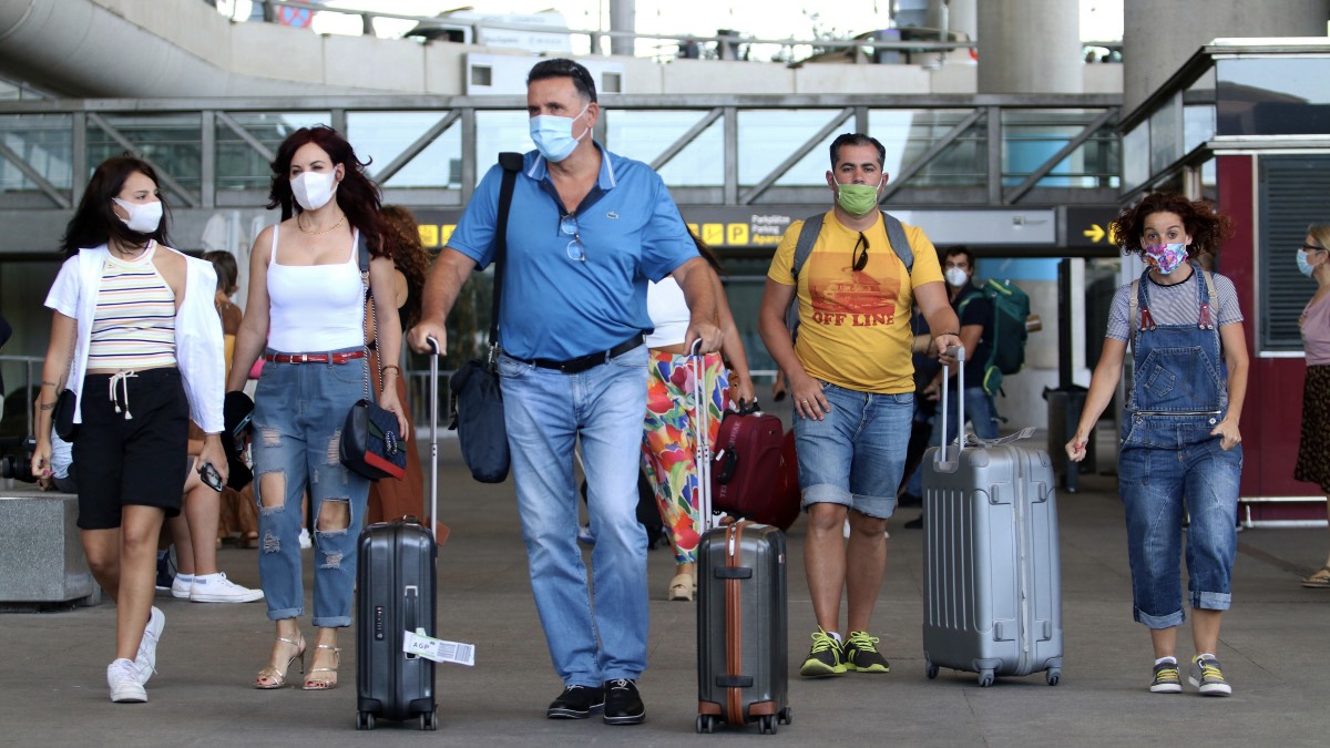 Какие страны уже сейчас готовы принимать привитых от коронавируса туристов